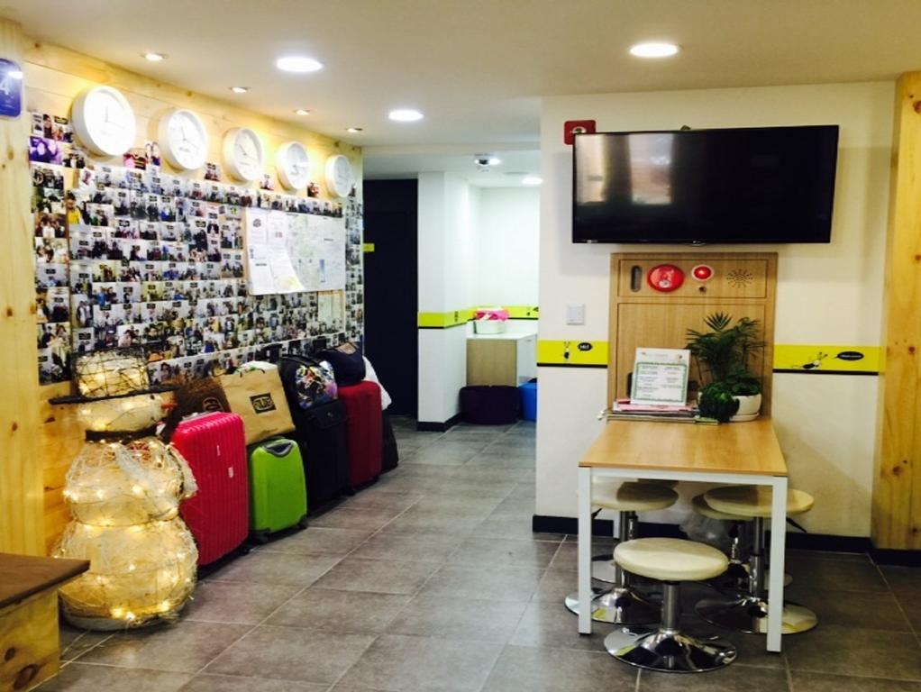 24 Guesthouse Myeongdong Avenue Seoul Bagian luar foto