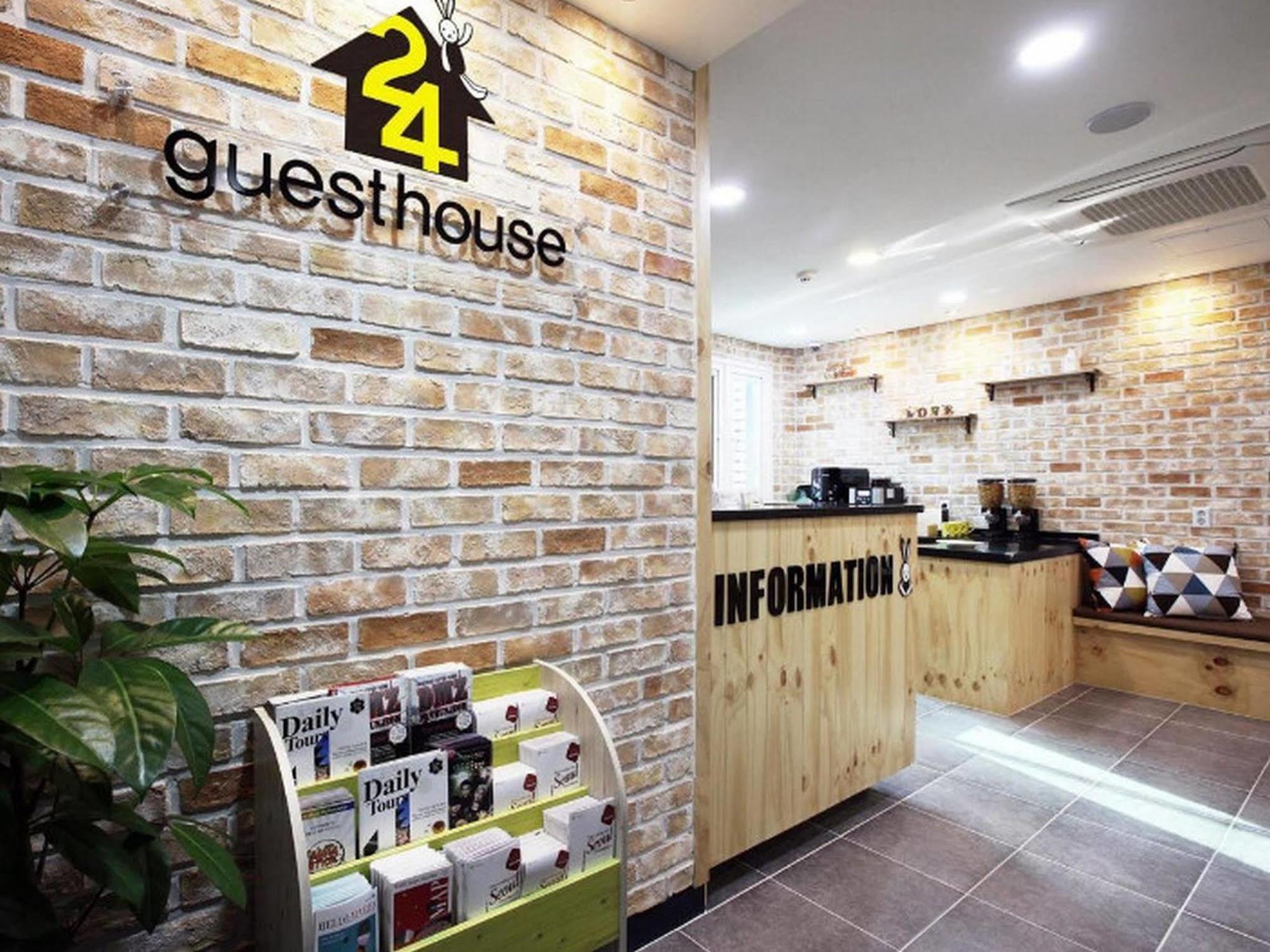 24 Guesthouse Myeongdong Avenue Seoul Bagian luar foto