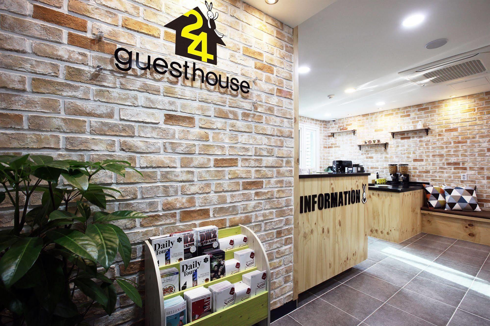 24 Guesthouse Myeongdong Avenue Seoul Bagian luar foto