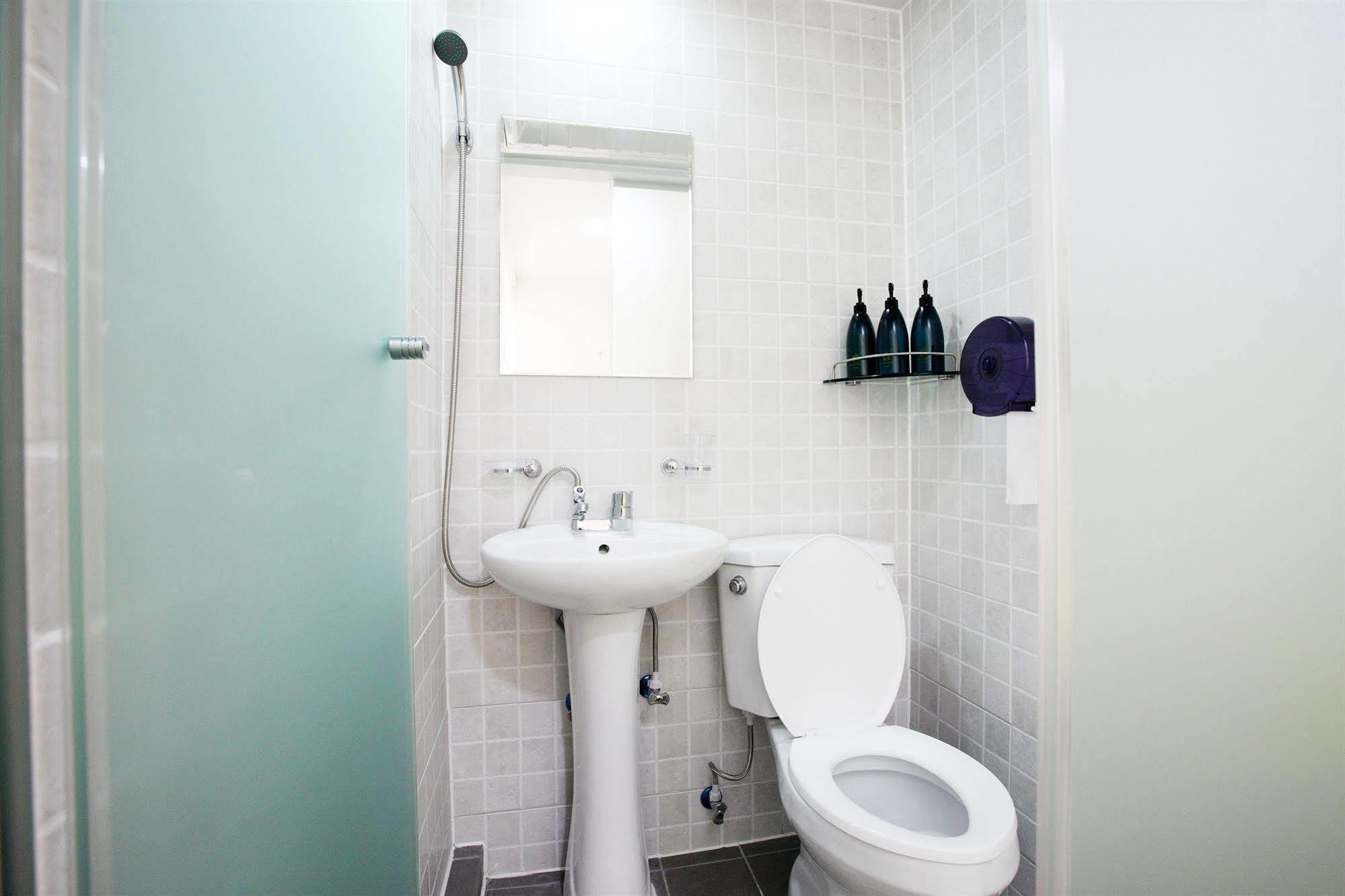 24 Guesthouse Myeongdong Avenue Seoul Bagian luar foto